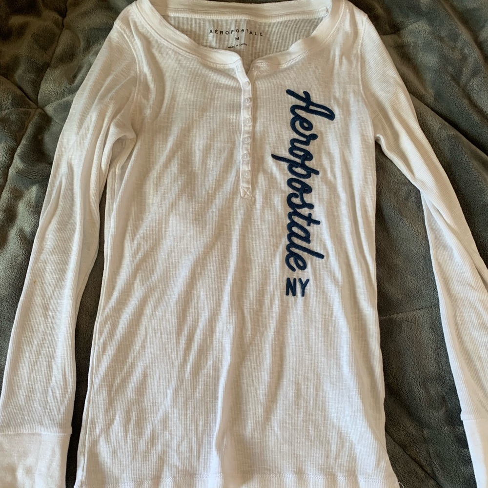 white aeropostale tee